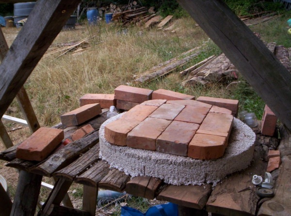 La sole est posée sur une dalle isolante en vermiculite-chaux