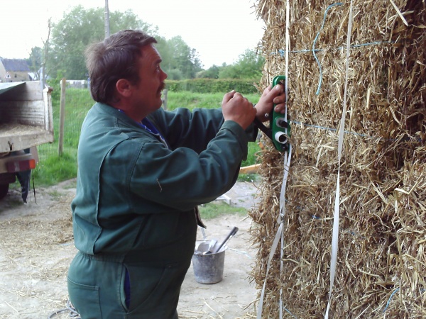 Rubans de pré-contrainte pour éviter un futur tassement avec les poids des enduits