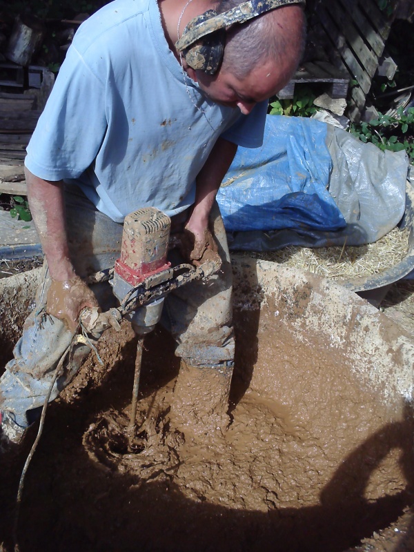 Malaxage dans une auge agricole 